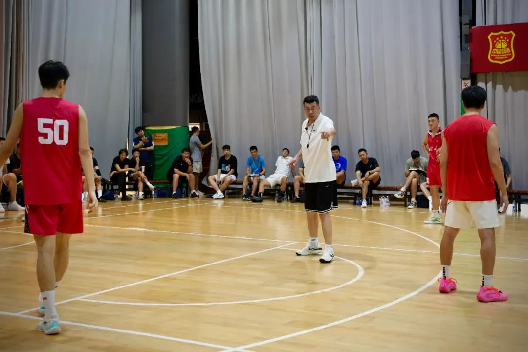 通过哪些训练方法可以有效提高篮球耐力?_0